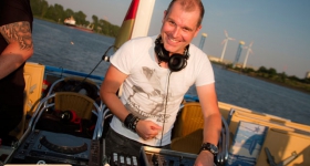 150822_sunset_boat_party_018