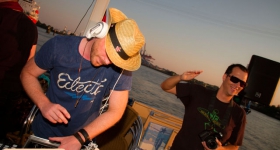 150822_sunset_boat_party_038