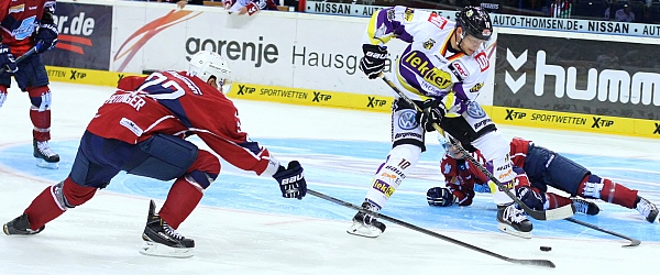 Hamburg Freezers Krefeld Pinguine Eishockey 2014