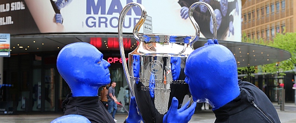 Blue Man Group UEFA Champions Festival 2015 Berlin